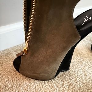 Gently Used Giuseppi Zanotti Wedge Heels